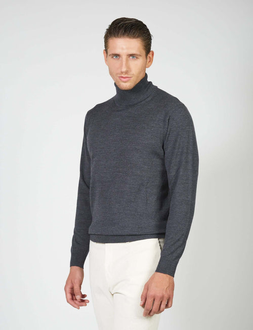Dolcevita basic in lana merino_Luigi Fusaro