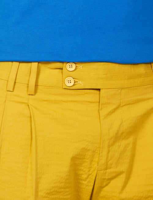 Bermuda in cotone goffrato con pinces |Colore:Ocra