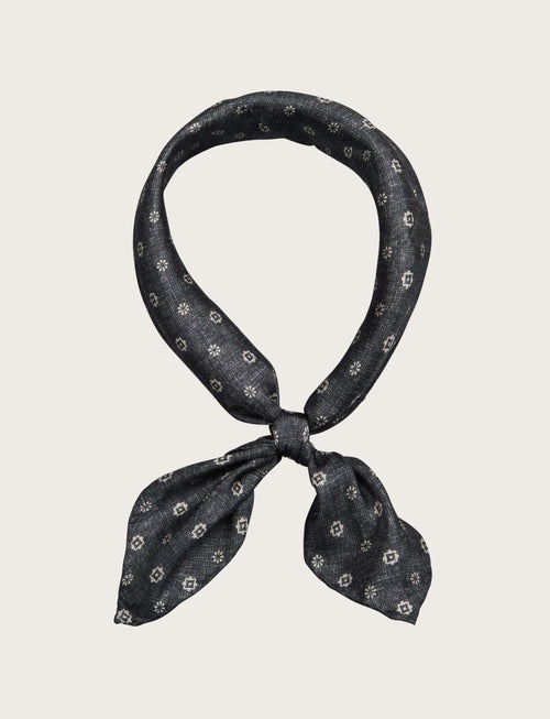 Foulard in seta fantasia geometrica floreale luigi fusaro