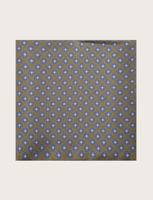 Foulard in seta verde con fantasia floreale luigi fusaro