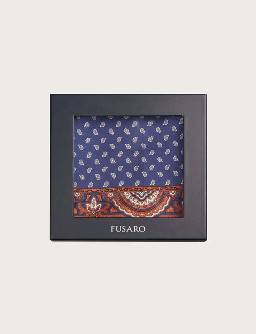 Foulard in seta paisley bluette e bordo decorativo arancio luigi fusaro