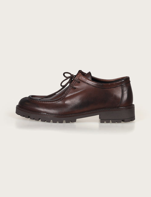 Scarpe stringate in pelle con suola carrarmato |Colore:Marrone
