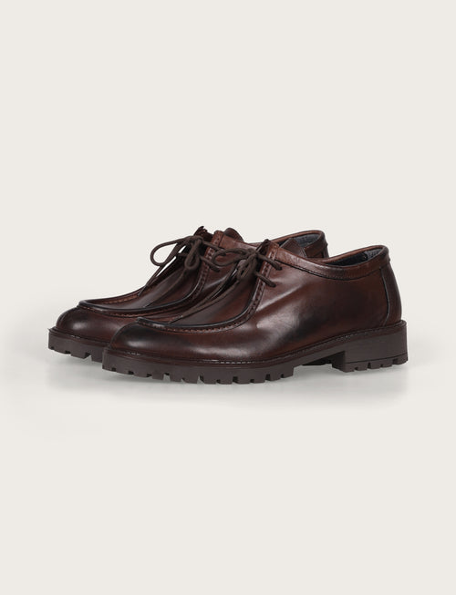 Scarpe stringate in pelle con suola carrarmato |Colore:Marrone