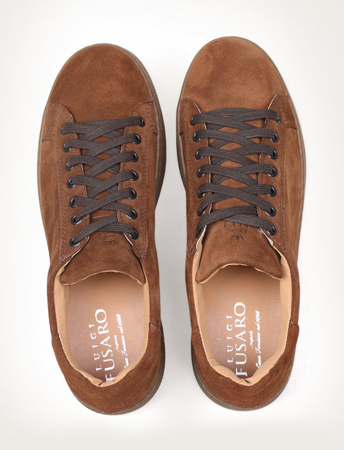 Sneakers in camoscio con suola in gomma luigi fusaro