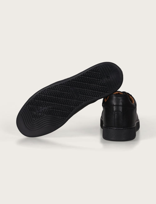 Sneakers in pelle bottalata con suola in gomma |Colore:Nero
