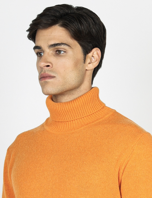 Dolcevita tinta unita in lana lambswool |Colore:Arancio