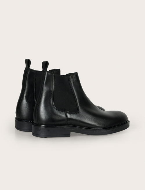 Stivaletto Chelsea in pelle con fondo in gomma |Colore:Nero