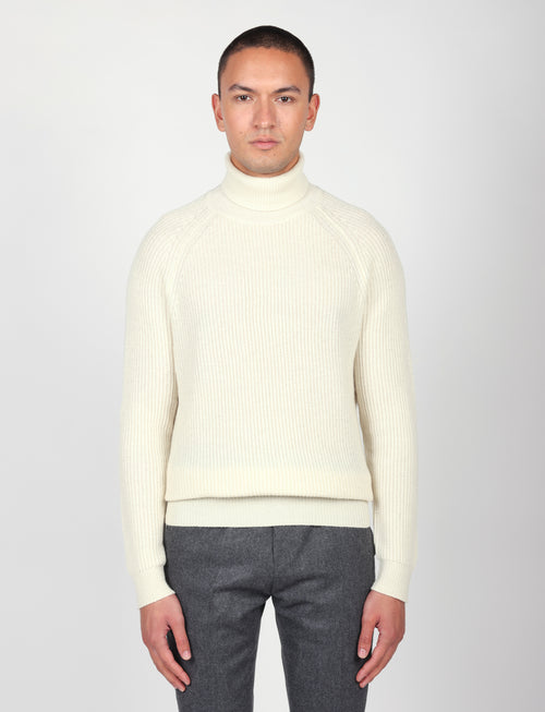 Dolcevita a costa inglesi in lana lambswool |Colore:Panna