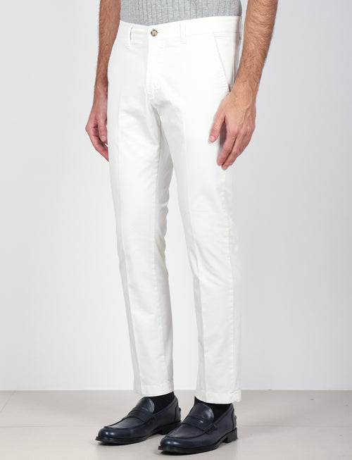 Pantaloni in gabardine di cotone stretch |Colore:Bianco