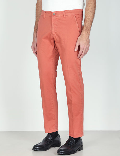 Pantaloni in gabardine di cotone stretch |Colore:Corallo