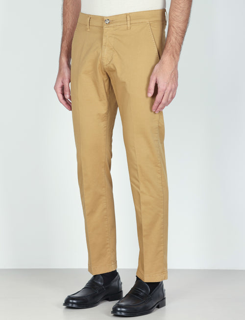 Pantaloni in gabardine di cotone stretch |Colore:Senape