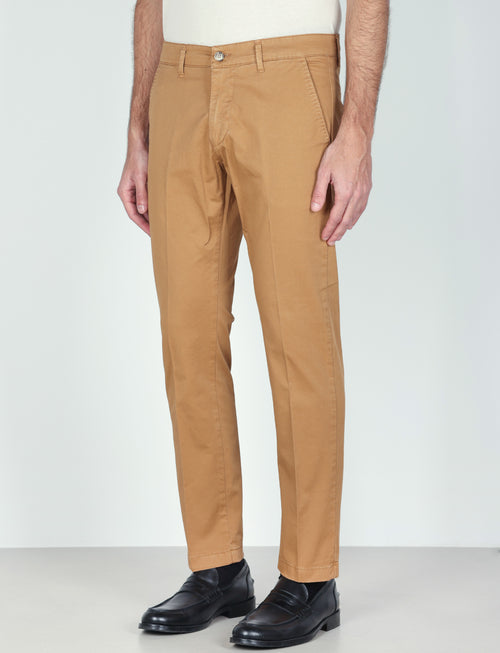 Pantaloni in gabardine di cotone stretch |Colore:Bruciato