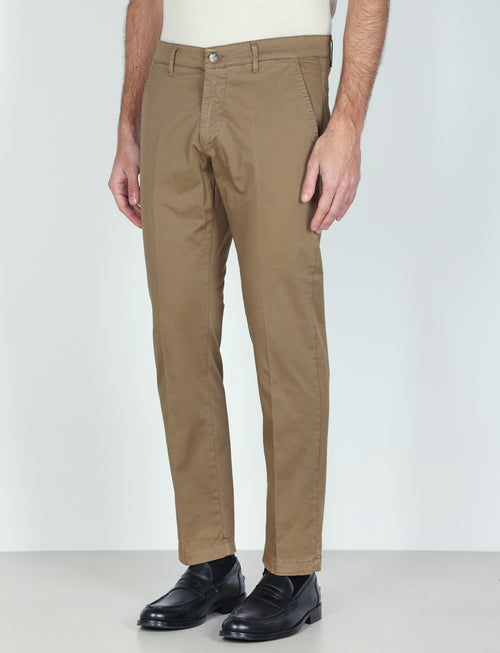 Pantaloni in gabardine di cotone stretch |Colore:Nocciola