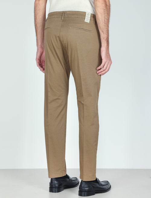 Pantaloni in gabardine di cotone stretch |Colore:Nocciola
