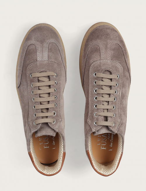 Sneakers in camoscio con suola in gomma_Luigi Fusaro