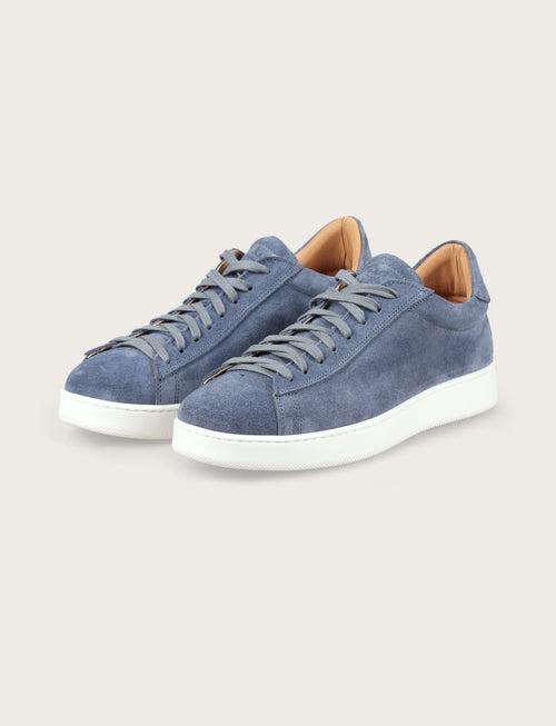 Sneakers in camoscio minimal con suola in gomma