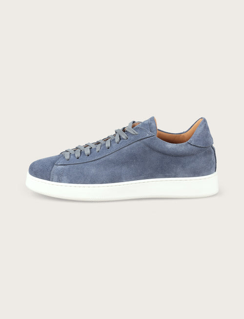 Sneakers in camoscio minimal con suola in gomma
