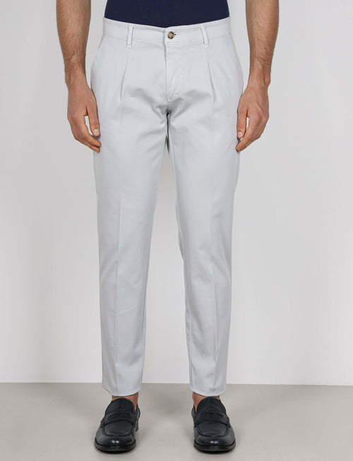 Pantaloni con pinces in cotone elasticizzato_Luigi Fusaro
