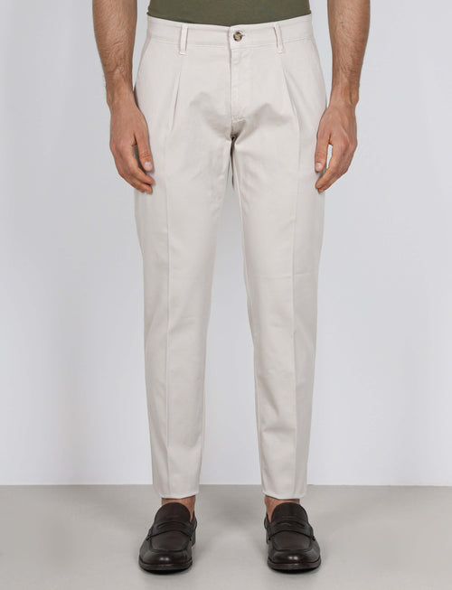 Pantaloni con pinces in cotone elasticizzato_Luigi Fusaro