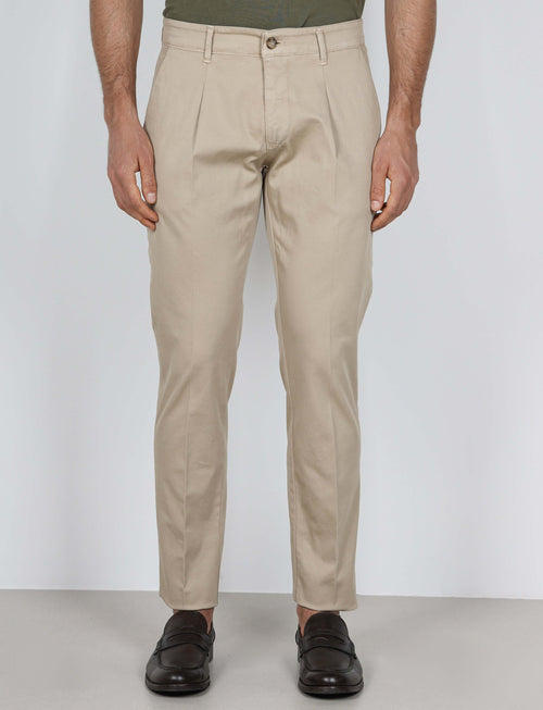 Pantaloni con pinces in cotone elasticizzato_Luigi Fusaro
