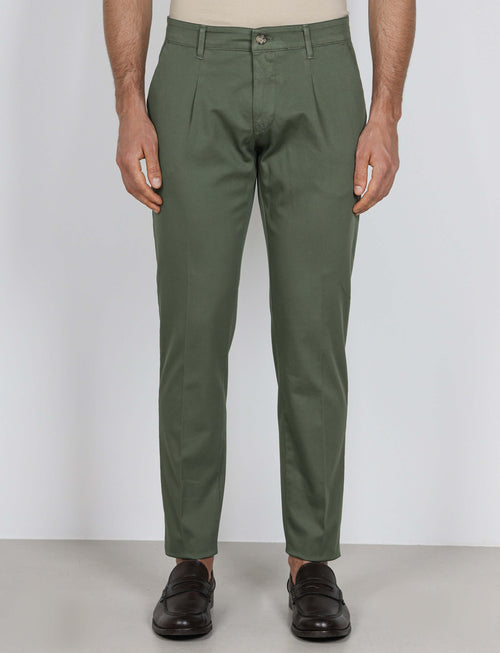 Pantaloni con pinces in cotone elasticizzato_Luigi Fusaro