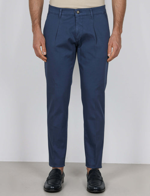 Pantaloni con pinces in cotone elasticizzato_Luigi Fusaro