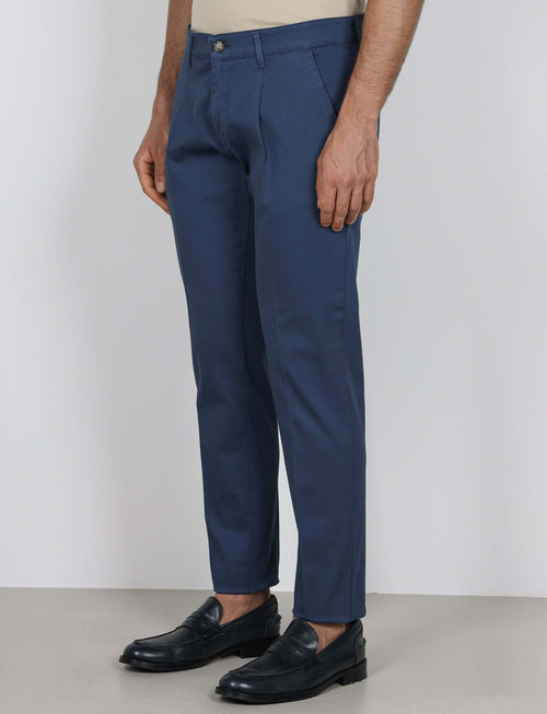 Pantaloni con pinces in cotone elasticizzato_Luigi Fusaro