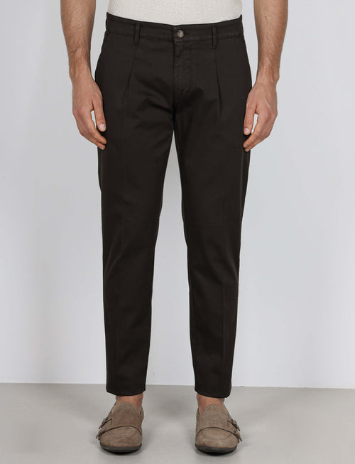 Pantaloni con pinces in cotone elasticizzato_Luigi Fusaro