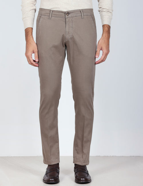 Pantaloni chino in cotone gabardine |Colore:Fango