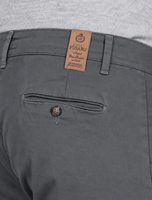 Pantaloni chino in cotone gabardine |Colore:Antracite