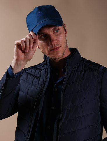 Cappellino in cotone tinta unita