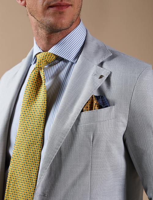 Linen tie with micro flower design