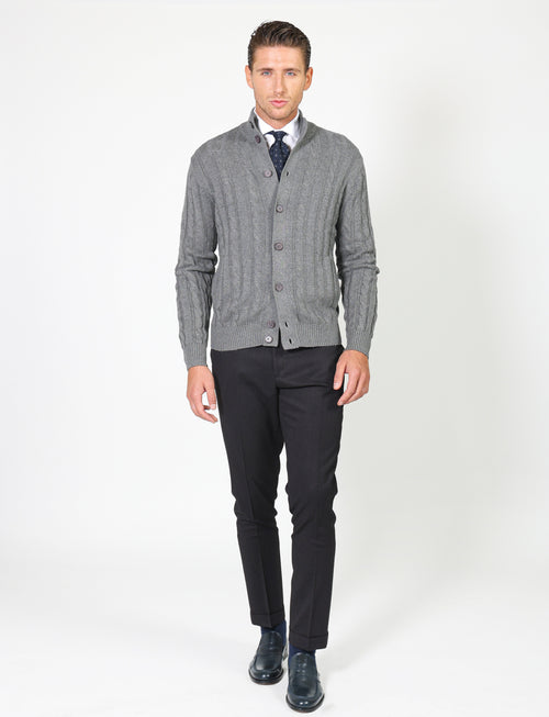 Cardigan con bottoni a trecce