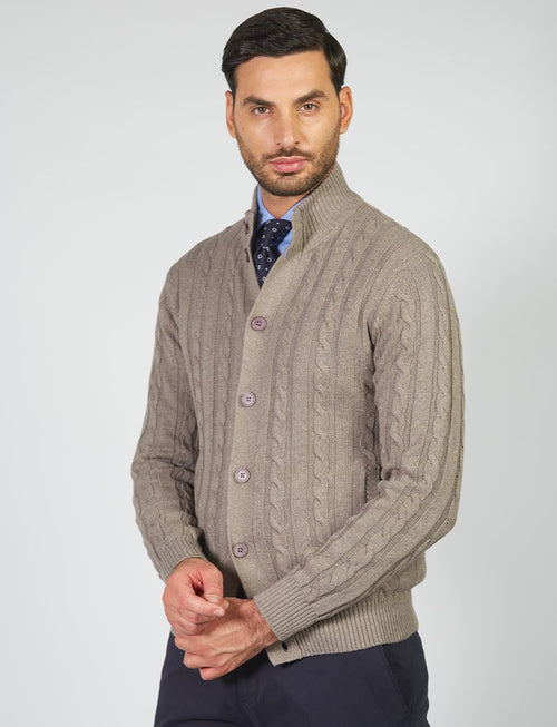 Cardigan con bottoni a trecce