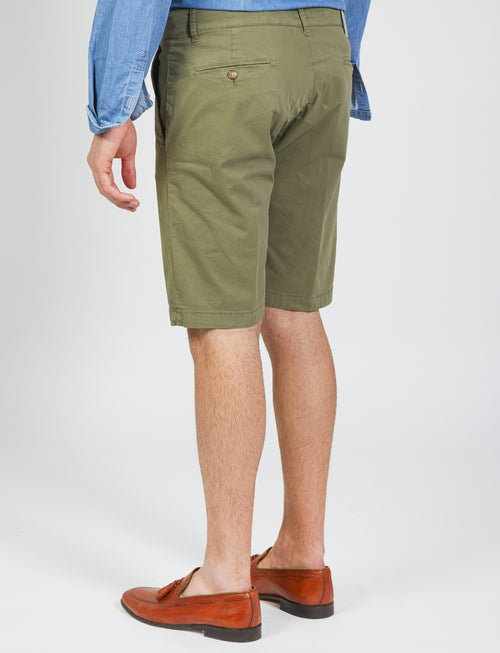 Solid color Bermuda shorts in cotton