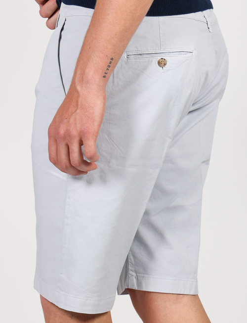 Solid color Bermuda shorts in cotton
