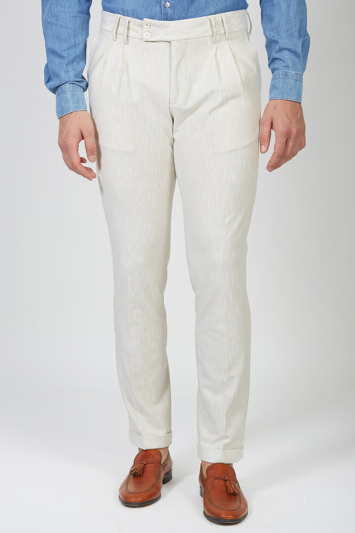 Pantalone in maglia con doppia pince