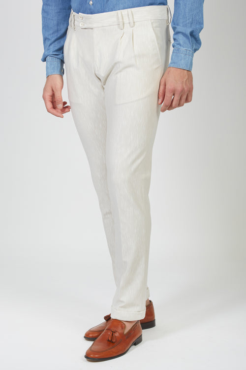 Pantalone in maglia con doppia pince