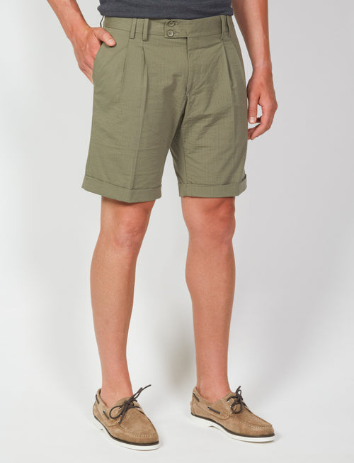 Bermuda in cotone goffrato con pinces
