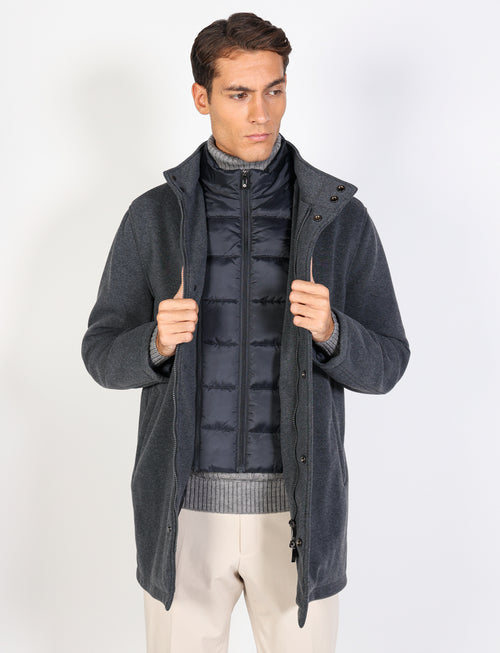 Cappotto in maglia con pettorina removibile