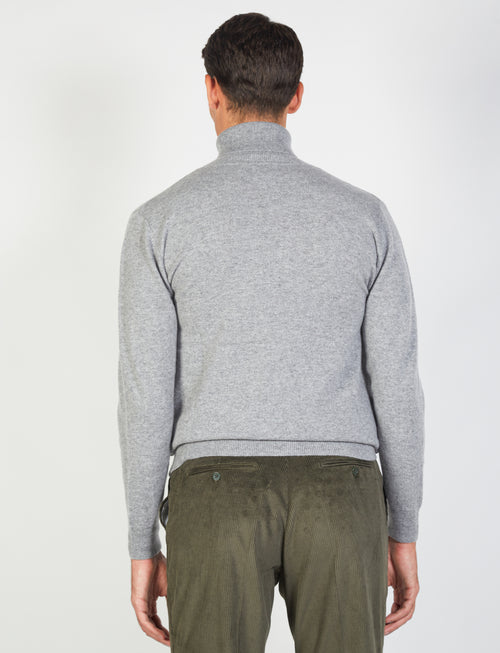 Cashmere turtleneck sweater 