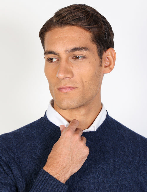 Maglia girocollo con trecce in lambswool