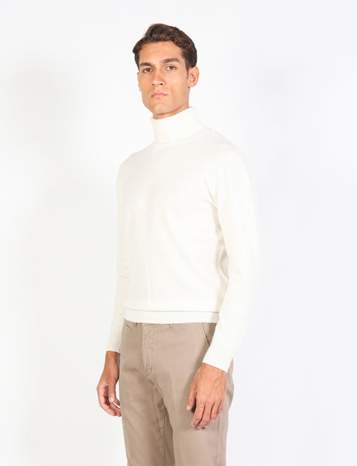 Cashmere turtleneck sweater 