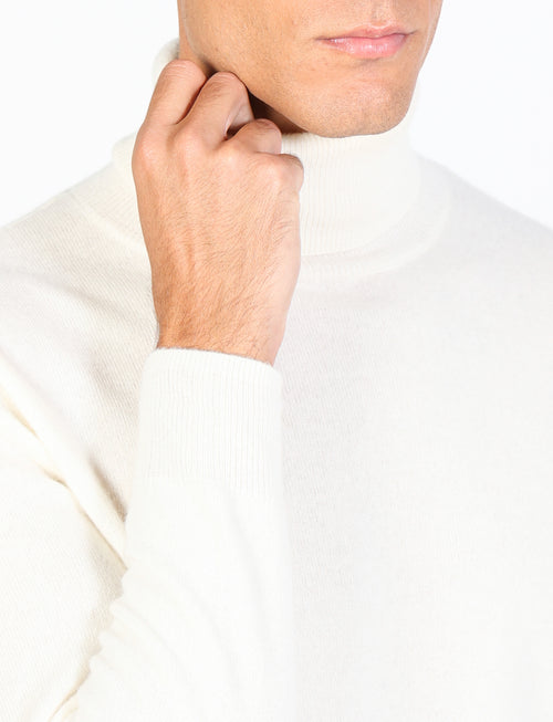 Cashmere turtleneck sweater 