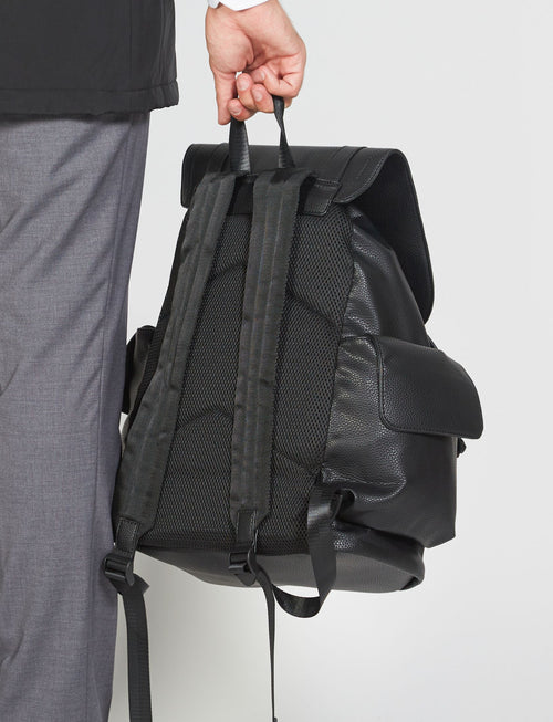 Zaino in eco-pelle con tasche