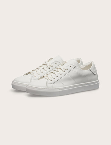 Sneakers in pelle con cuciture