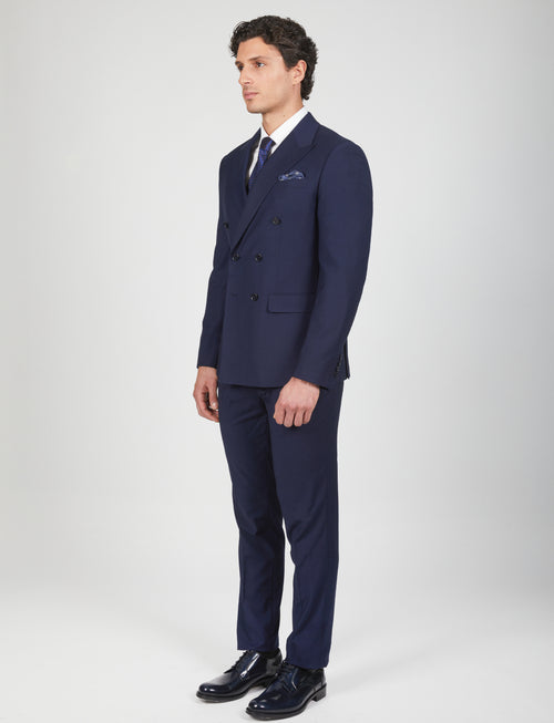 Abito doppiopetto con revers classico