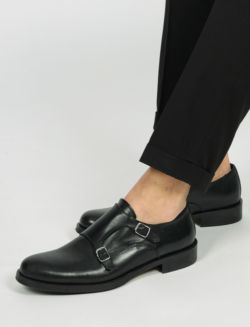 Abito doppiopetto con revers classico