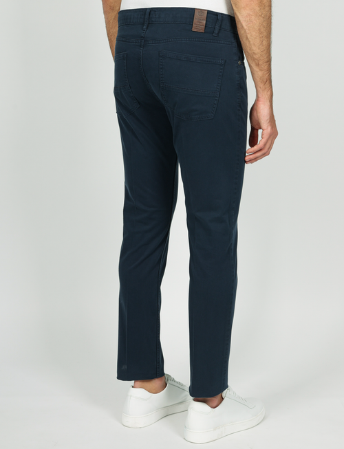 Pantaloni cinque tasche in raso di cotone