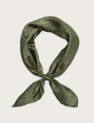 Foulard in seta fantasia cachemire su fondo verde